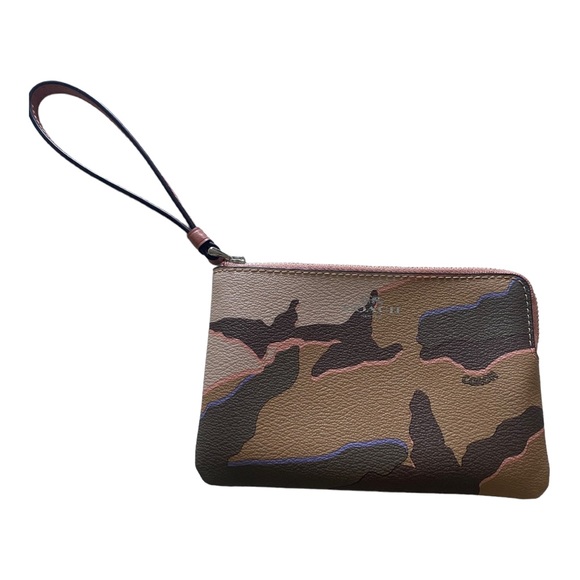 Coach Handbags - New Without Tags Coach Wristlet Camouflage